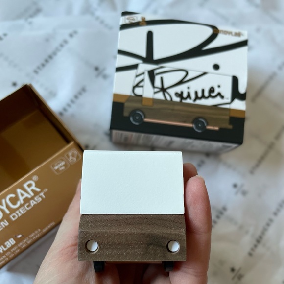 Starbucks Reserve Roastery - Camioncino ROSTO In Legno Candylab